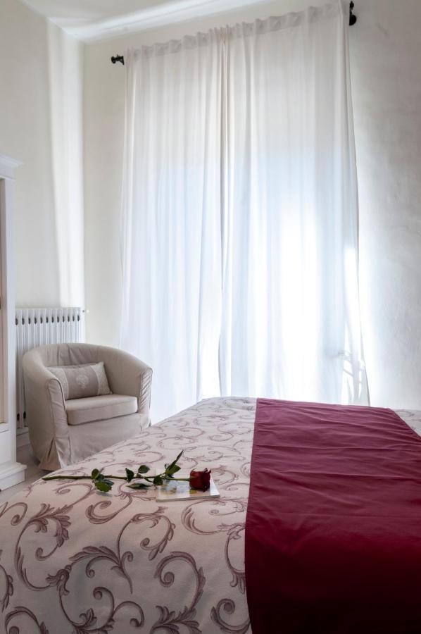 Le Finestre Sulla Piazza Bed & Breakfast Boiano Exterior photo